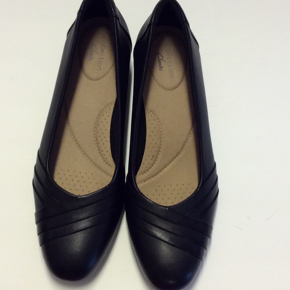 CLARKS Black Leather Shoes. NWOB - Picture 7 of 9